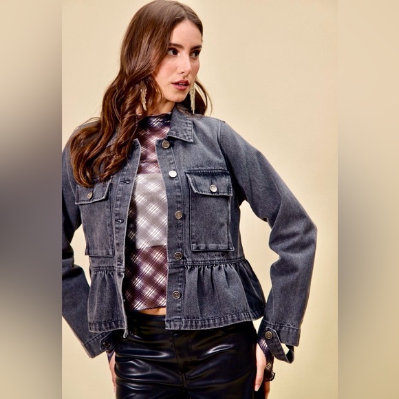 SO ME Jackets & Blazers - ♥️Hello Gorgeous! SO ME Denim Peplum Hem Front Button Jacket With Pockets